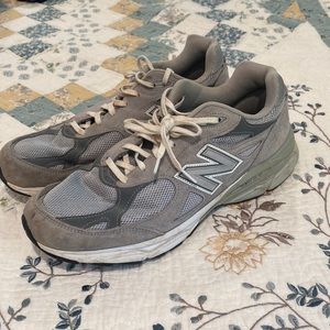 Men’s new balance tennis shoes